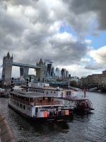 Mississippi oder Themse? Schaufelraddampfer vor der Tower Bridge &ndash; &copy; Andreas Böcker (Eberhardt TRAVEL)