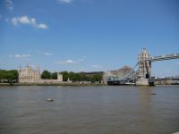 Tower of London und halbe Tower Bridge 