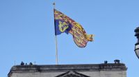 Trooping the Colour- die königliche Standarte über dem Buckingham Palast