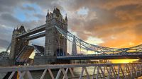 die Tower Bridge wird geöffnet