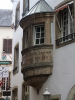 Luxemburger Wahlspruch am Erker