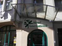 Unser ,,Hotel International'' von aussen