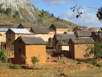 Zweistöckige Lehmbauten