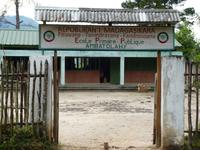039 Madagaskar - Schule bei Ranomafana