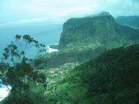Foto-Stopp mit Blick auf den Penha de Águia (Adlerfelsen)