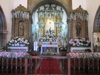 Festlich geschmückte Kirche in Ribeira Bravo anlässlich Sao Pedro -