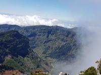 Madeira, Blick vom Pico Ruivo ins Nonnental