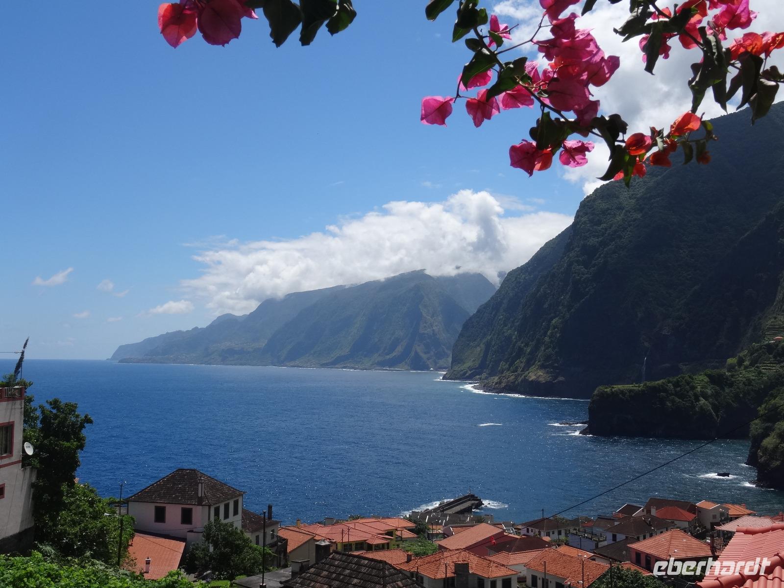 Tischwein-Verkostung in Seixal mit phantastischem Blick auf die Ostküste