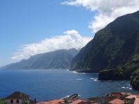 Tischwein-Verkostung in Seixal mit phantastischem Blick auf die Ostküste