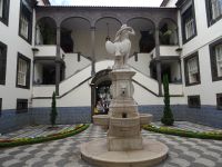 im Innenhof des Rathauses