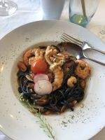 Schwarze Pasta mit Meeresfrüchten - lecker