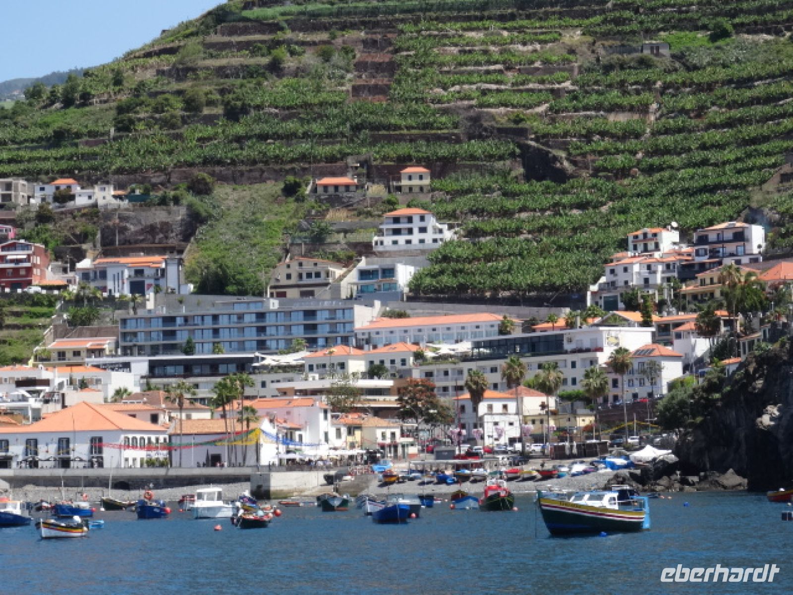 Blick von der Santa Maria auf den Hafen von Camara de Lobos 
