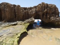 Reiseleiter am Strand von Calheta