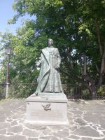 Staue der Kaisers Karls I. vor der Kirche in Monte