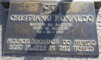 Vor dem Museum von Cristiano Ronaldo