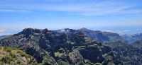 Blick vom Pico Ruivo zum Pico do Arieiro