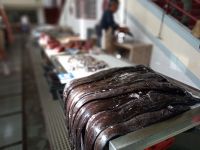 Schwarzer Degenfisch zum Verkauf auf dem Fischmarkt