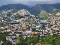 Blick vom Pico dos Barcelos auf Santo António/Madeira