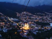 Blick vom Pico dos Barcelos auf das nächtliche Santo António/Madeira