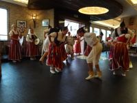 Folklore zum Espetada-Abendessen