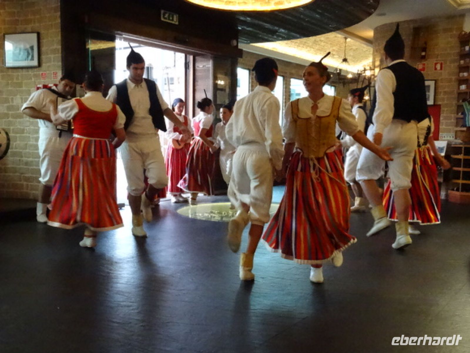 Folklore zum Espetada-Abendessen