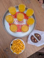 Poncha, Lupinen und Mandelgebäck am Ende unserer Wanderung/Madeira