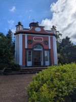 Kleine Kapelle in den Palheiro Gardens/Madeira