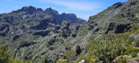 Blick zum Weg zwischen den höchsten Gipfeln