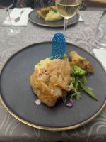 Spezialitätenessen Schwarzer Degenfisch mit Kochbananen und Maracujasauce/Madeira