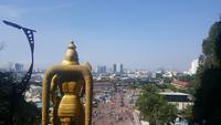 Blick auf Kuala Lumpur von den Batu Höhlen