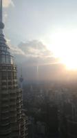 Blick von der Aussichtsplatform in den Petronas Twin Towers