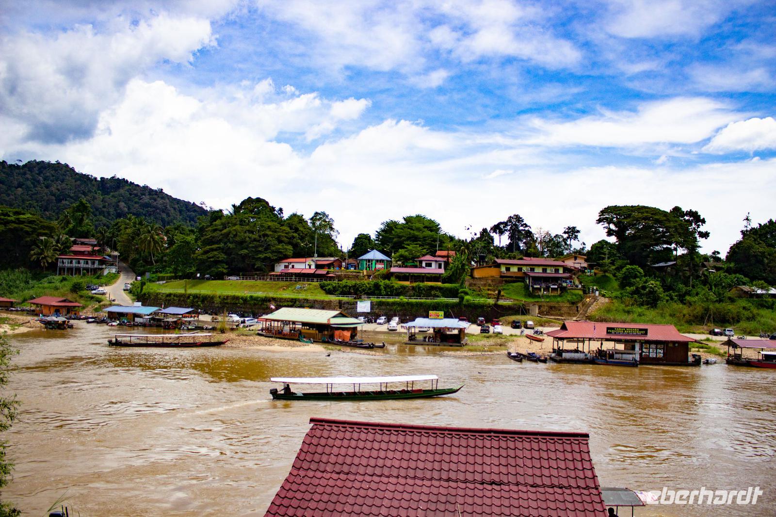 Bootsfahrt Tama Negara