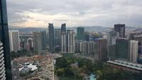 Malaysia, Kuala Lumpur, Blick von der Brücke der Petronas Towers