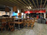 Rundreise Singapur & Malaysia, Flughafen Bangkok, alles geschlossen wegen Corona 