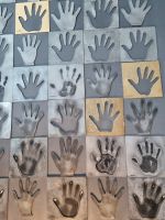 Kuala Lumpur - Zinnfabrik Royal Selangor (Zinn-Abdrücke der Arbeiter)