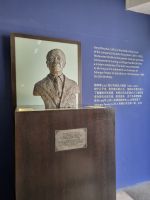 Kuala Lumpur - Zinnfabrik Royal Selangor (Gründer-Denkmal aus Zinn)