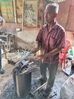 Kuala Kangsar - traditionelle Handwerkskunst (Herstellung der Malaien-Dolche)