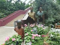 Singapur, Gardens  by the Bay, Flower Dome, Skulptur La Famille de Voyageurs