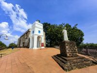 St. Pauls Kirche in Malakka mit der Statue von Francis Xavier in Malakka, Malaysia