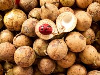 So sieht Muskatnuß wirklich aus, Gewürzstand in Georgetown, Penang