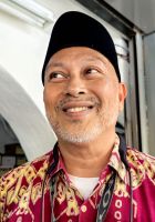 Unser Zul sieht mit der malayischen Kopfbedeckung aus wie ein König