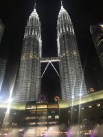 Petronas Towers bei Nacht