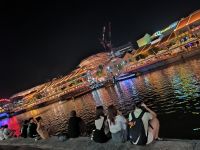 Singapur. Nachts am Fluss