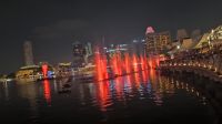 Singapur. Spectra: Licht- und Wassershow am Marina Bay Sands