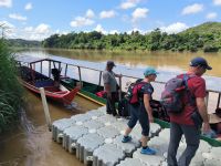 Malaysia. Taman Negara Nationalpark. Umsteigen aufs Boot