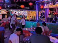 Malaysia. Es wird getanzt im Red Garden. Georgetown / Penang