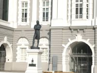 Sir Stamford Raffles in Singapur vor dem Uhrtum