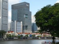 die Quais in Singapur vor Hochhauskulisse