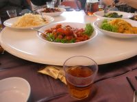 vielfältiges Abendessen in Singapur