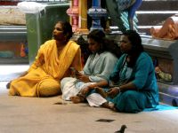 Inderinnen in einem der Tempel der 